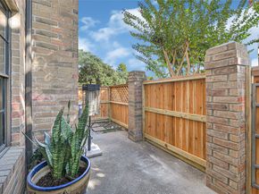 9800 Pagewood Lane 2703, Houston TX 77042