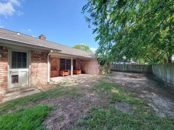 13823 Piping Rock Lane, Houston TX 77077