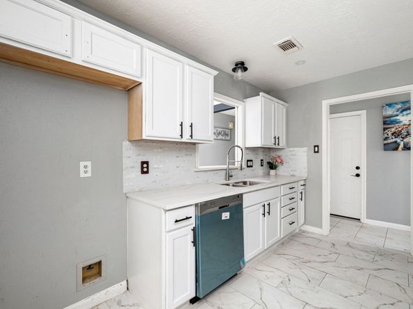 111 Ambershadow Drive, Houston TX 77015