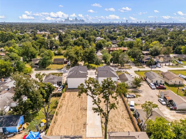 241 Rebecca Street A, Houston TX 77022