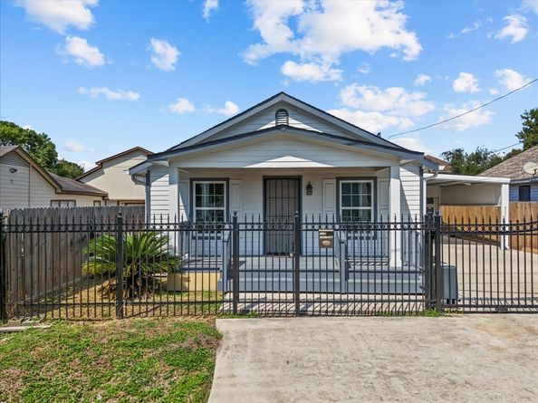 7013 Corsicana Street, Houston TX 77020