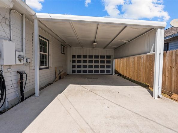 7013 Corsicana Street, Houston TX 77020