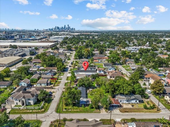7013 Corsicana Street, Houston TX 77020