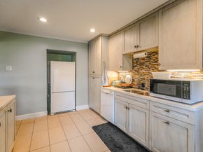 2222 Wakefield Drive, Houston TX 77018