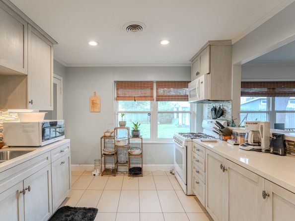 2222 Wakefield Drive, Houston TX 77018