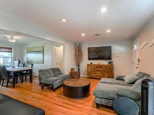2222 Wakefield Drive, Houston TX 77018