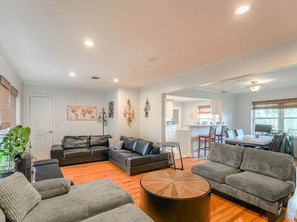 2222 Wakefield Drive, Houston TX 77018