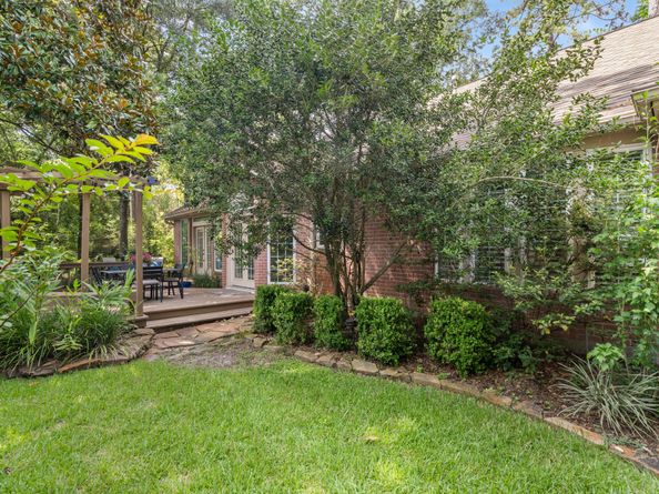 27 Heartleaf Court, The Woodlands TX 77381