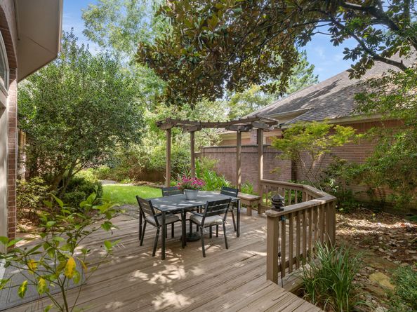 27 Heartleaf Court, The Woodlands TX 77381