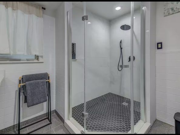 7916 Glenview Drive, Houston TX 77061