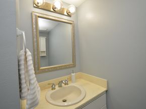 10018 Knoboak Drive 13, Houston TX 77080