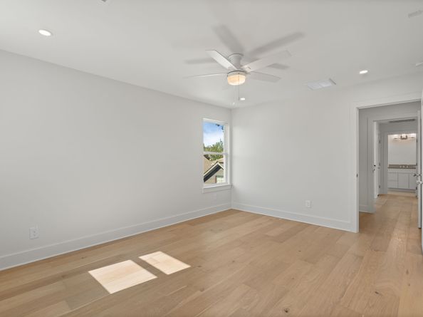 1011 W Cottage Street, Houston TX 77009