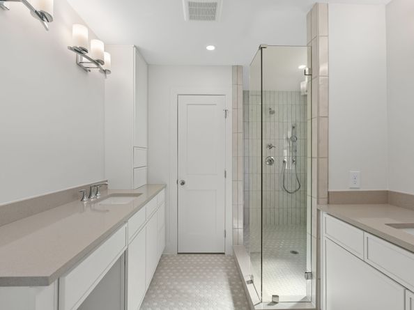 1011 W Cottage Street, Houston TX 77009