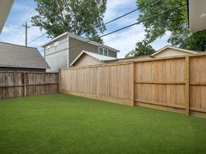 1011 W Cottage Street, Houston TX 77009