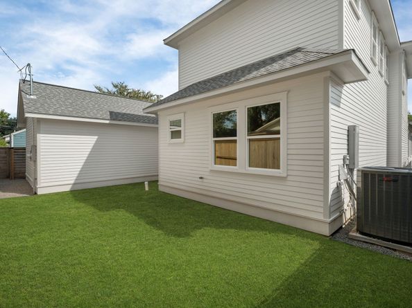 1011 W Cottage Street, Houston TX 77009