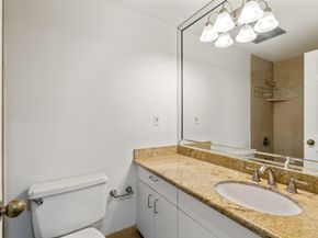2001 Holcombe Boulevard 1905, Houston TX 77030