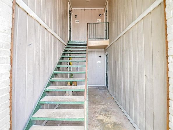 1950 Spenwick Drive 302, Houston TX 77055