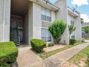 1950 Spenwick Drive 302, Houston TX 77055