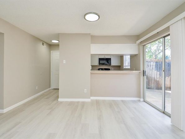 1950 Spenwick Drive 302, Houston TX 77055