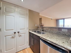 3525 Sage Road 1007, Houston TX 77056