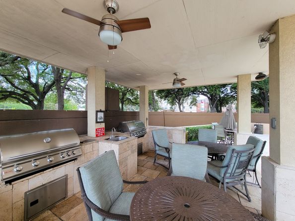 3525 Sage Road 1007, Houston TX 77056