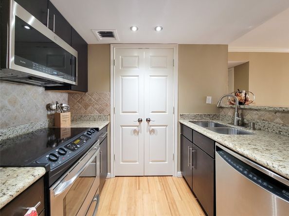 3525 Sage Road 1007, Houston TX 77056