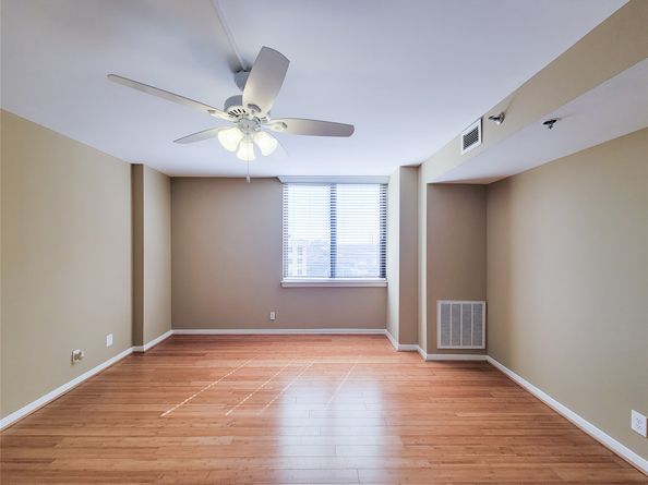 3525 Sage Road 1007, Houston TX 77056
