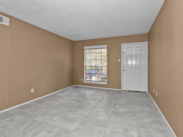 201 W Rosamond Street 53, Houston TX 77076
