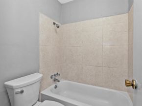 201 W Rosamond Street 53, Houston TX 77076