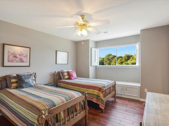 12 Lakeview Place, Houston TX 77070