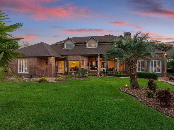 12 Lakeview Place, Houston TX 77070