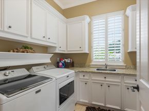 12 Lakeview Place, Houston TX 77070