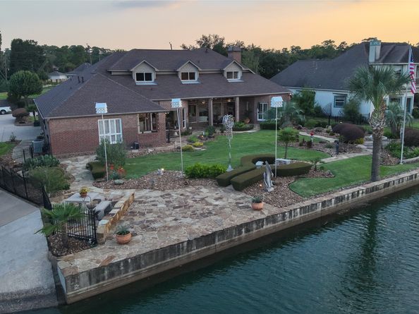 12 Lakeview Place, Houston TX 77070