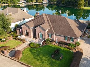 12 Lakeview Place, Houston TX 77070