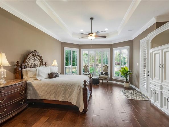 12 Lakeview Place, Houston TX 77070