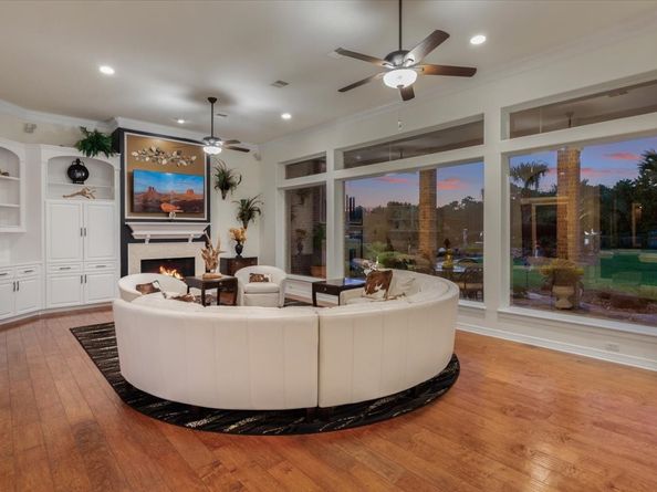 12 Lakeview Place, Houston TX 77070