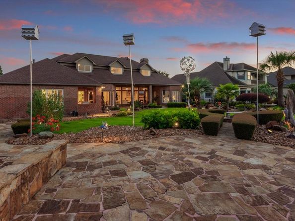 12 Lakeview Place, Houston TX 77070