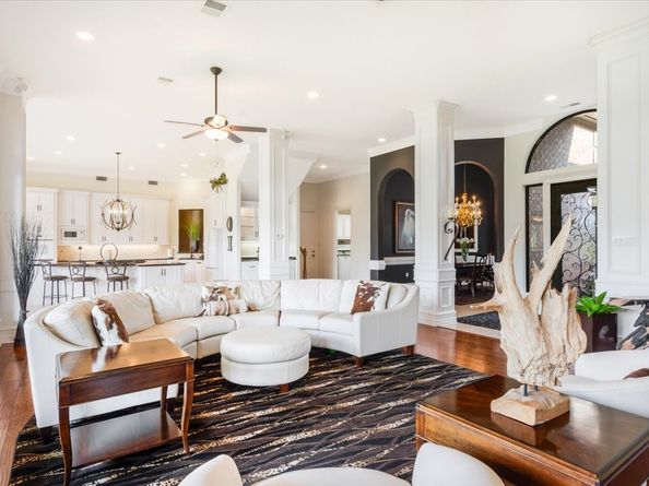 12 Lakeview Place, Houston TX 77070