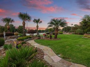 12 Lakeview Place, Houston TX 77070