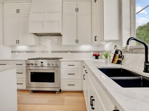 5240 Cornish B, Houston TX 77007