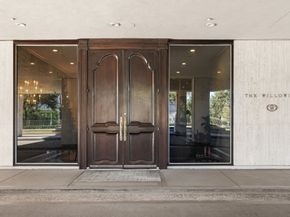2200 Willowick Road 2H, Houston TX 77027
