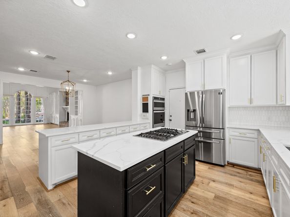 32 Mellow Leaf Court, The Woodlands TX 77381