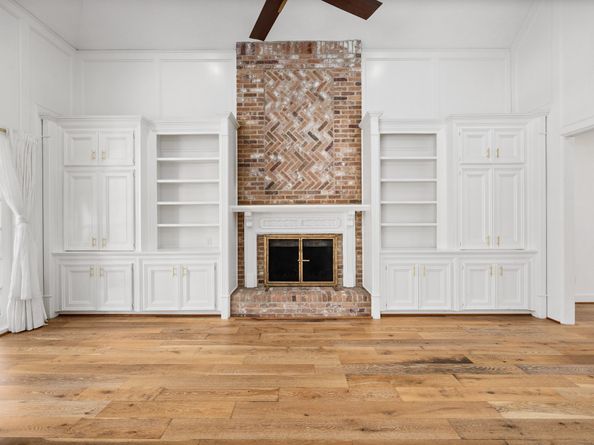 32 Mellow Leaf Court, The Woodlands TX 77381