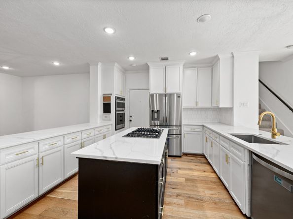 32 Mellow Leaf Court, The Woodlands TX 77381