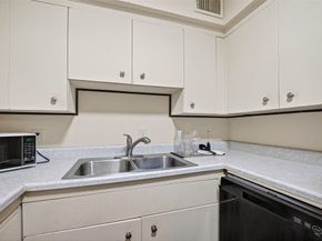 2600 Bellefontaine St Apt D24,, Houston TX 77025