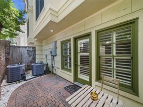 1329 Hyde Park Boulevard, Houston TX 77006