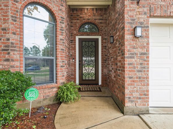 16542 Crossfield Drive, Houston TX 77095