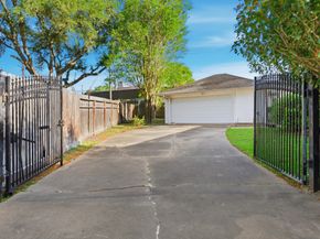 942 Brunswick Circle, Sugar Land TX 77478