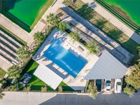 2715 Stelter Place, Houston TX 77007