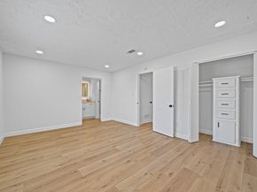 8726 Wilcrest Drive 8726, Houston TX 77099
